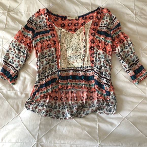 Floral Top - Picture 2 of 4